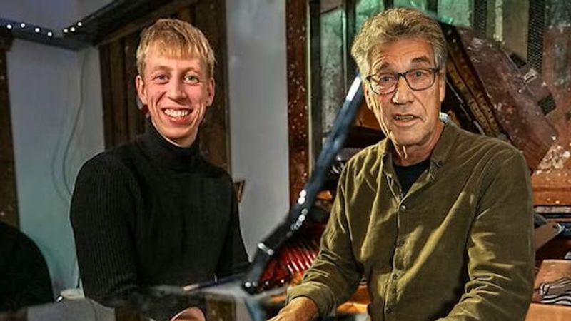 Fællessang med Ole Toftdahl & Anton Vind