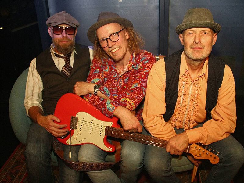 Hometown Poets + Special guests: Eastern Field