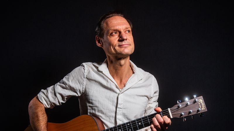 Fredagsbar Live: Tobias Trier