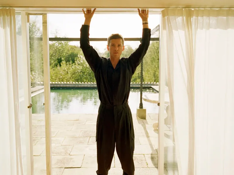 MADS LANGER-SOMMER I TELTET