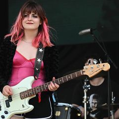 Skating Polly