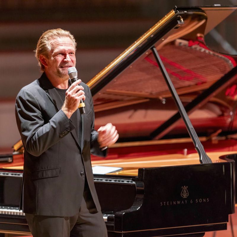 Sebastian Knauer