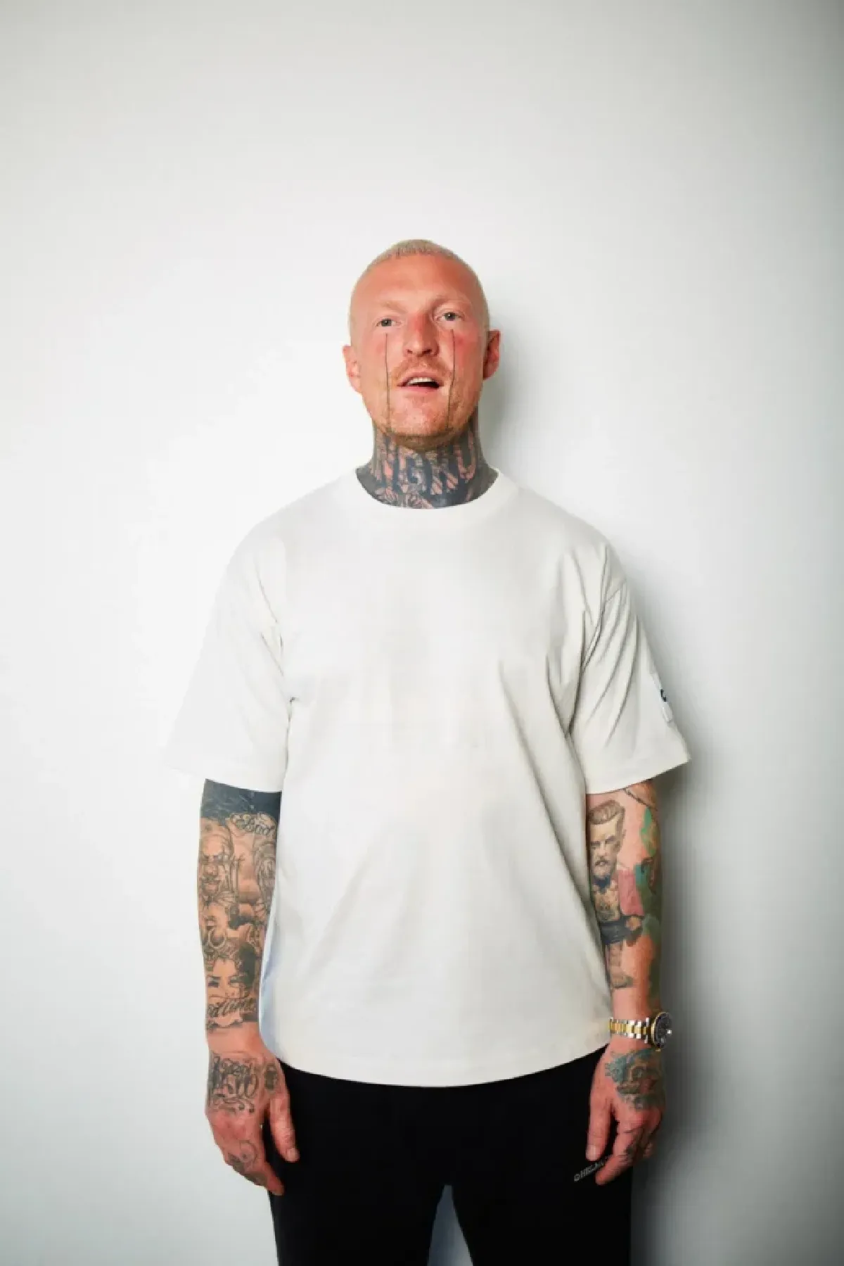 HVEM ER MADS KJÆR KRABAT?