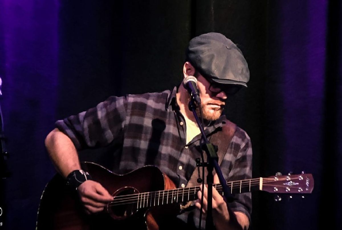 Café Blues Corner - Jake Green Solo