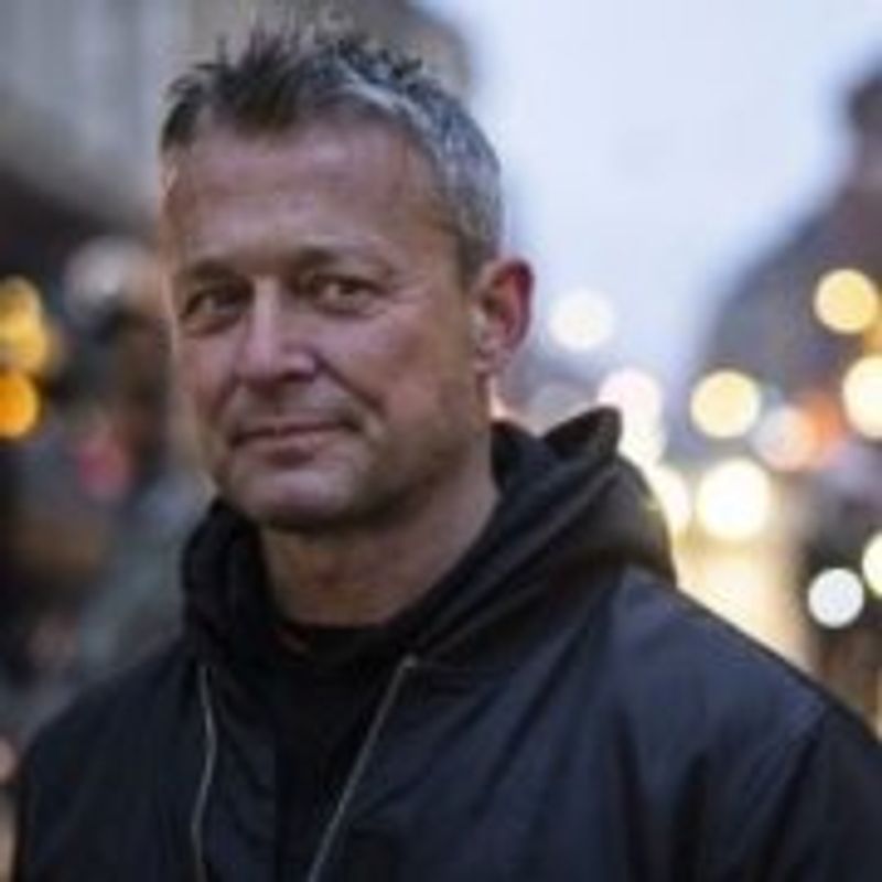 René Dahl Andersen - NARKOBETJENTENS BOG UDKOMMER PÅ SKRÅEN