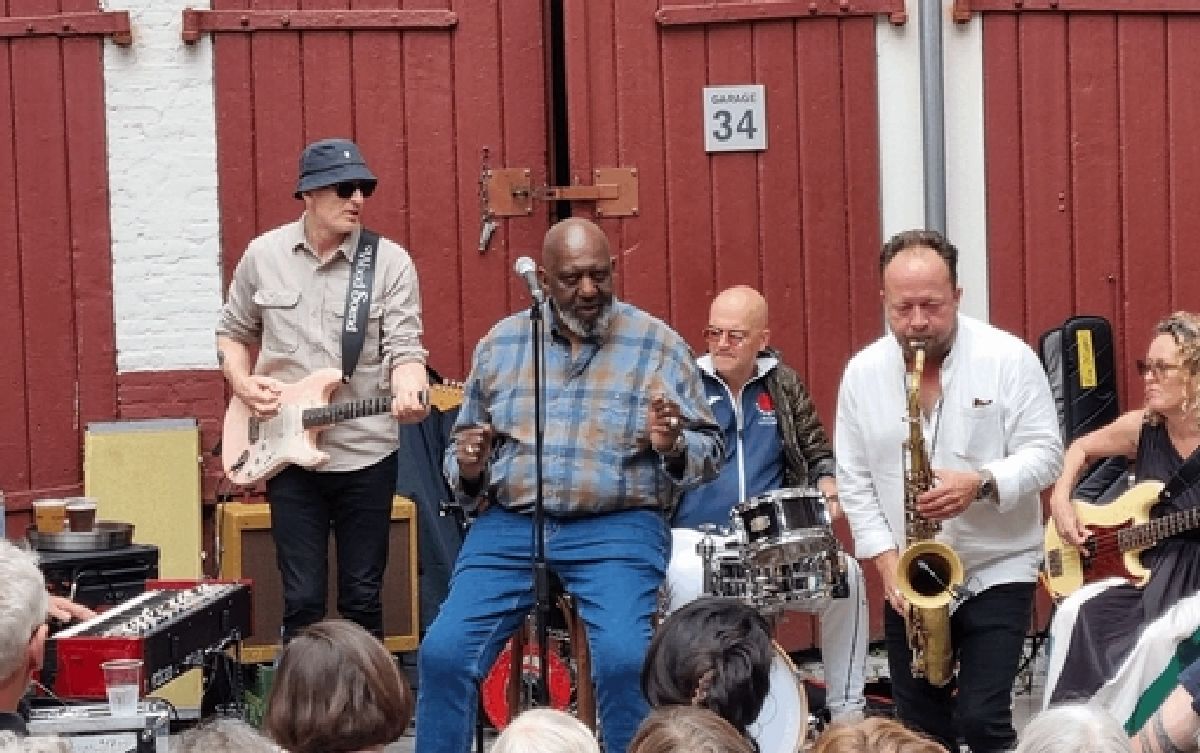 Intimkoncert med Dale Smith Bluesband