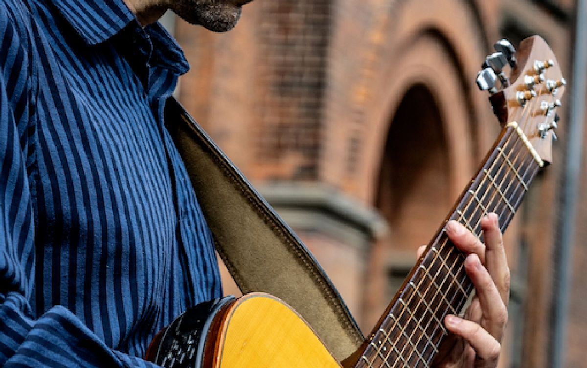 `OZ`_Singer/Songwriter-concert