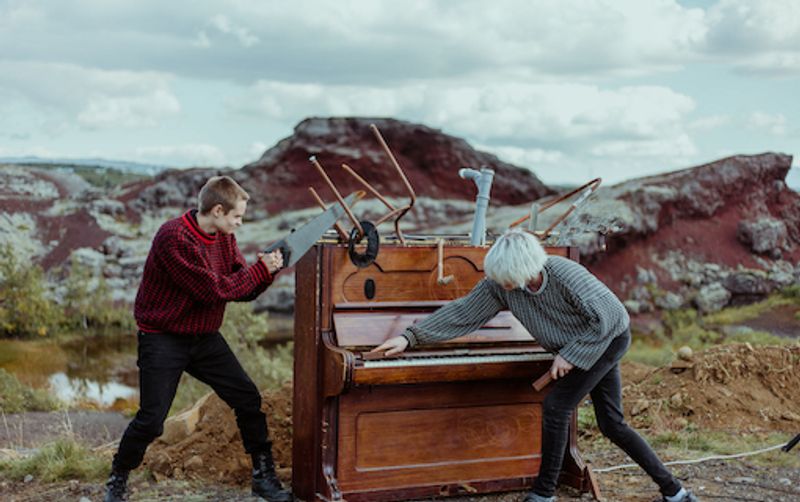 SLEDGE DUOs Night Out In Copenhagen Feautring A Bunch Of Jolly Little Nordic Friends