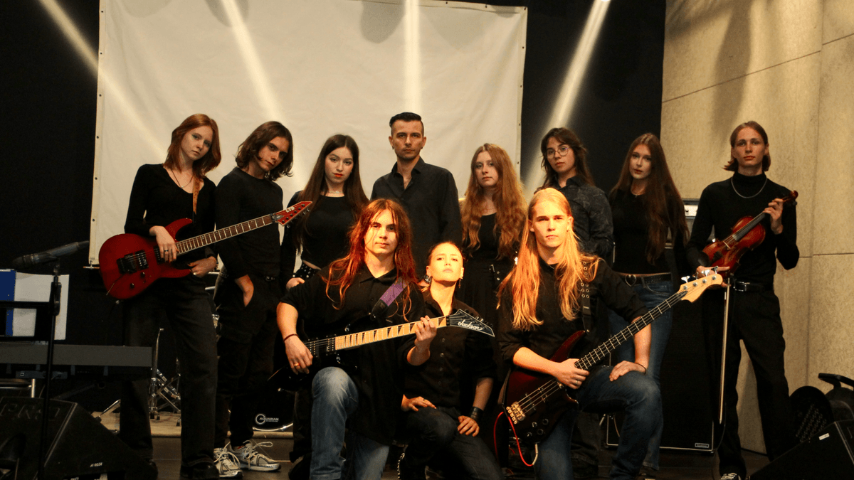 Katharnox (UA), Mite & Social Decline