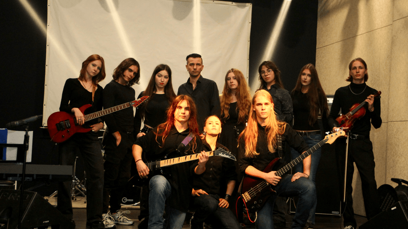 Katharnox (UA), Mite & Social Decline