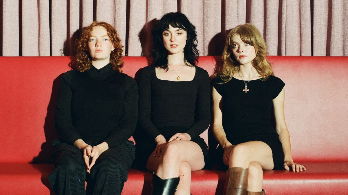 Folk Bitch Trio
