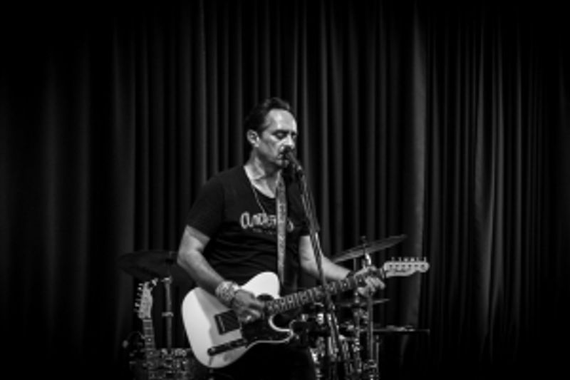 MONDAY JUKE JOINT w. Kerry Freeman