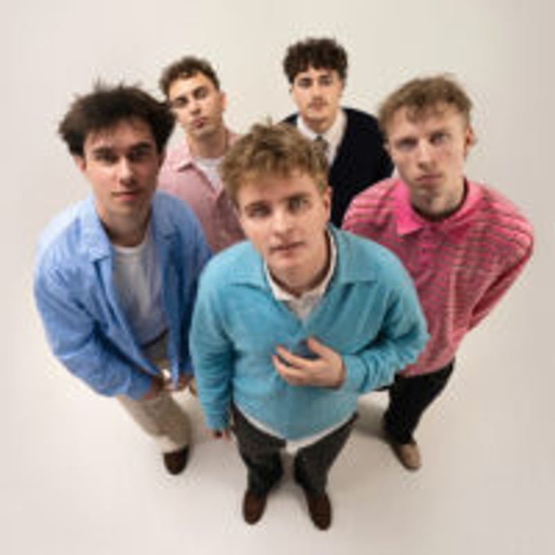 Frekvens præsenterer: ABSURD