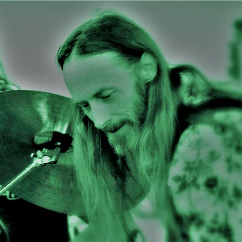 Vores scene Din scene: EMERALD GLADE + Apropos Alting