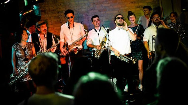 Charlies Blåhval - New Orleans funk, jazz, hiphop